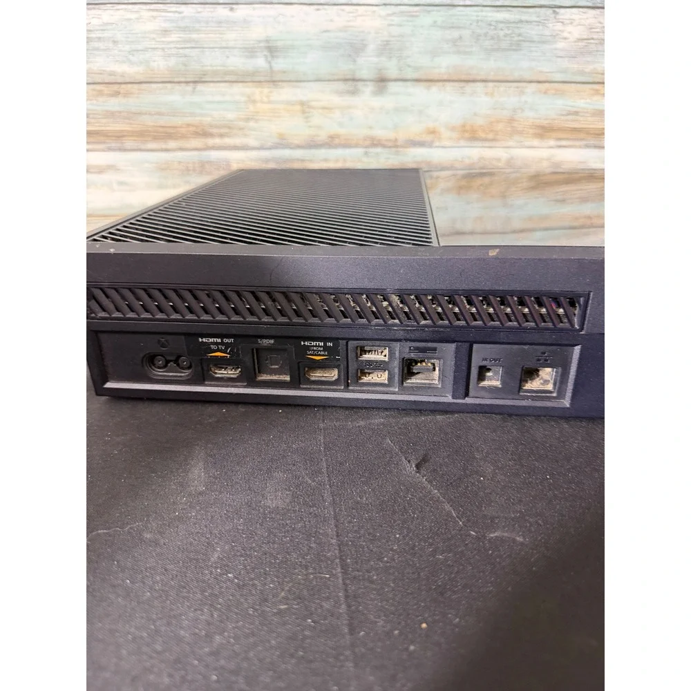 Microsoft‎ Xbox One Console 500GB Black Model 1540 Original Gen Won't Power On